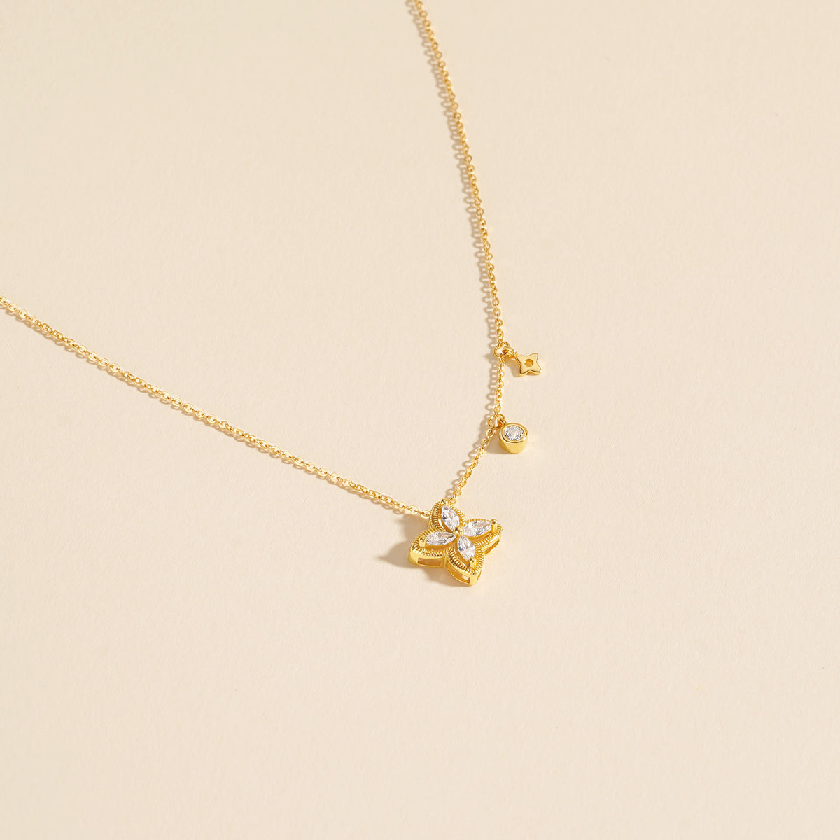 925 Sterling Silver Four-Leaf Clover Zirconia Necklace