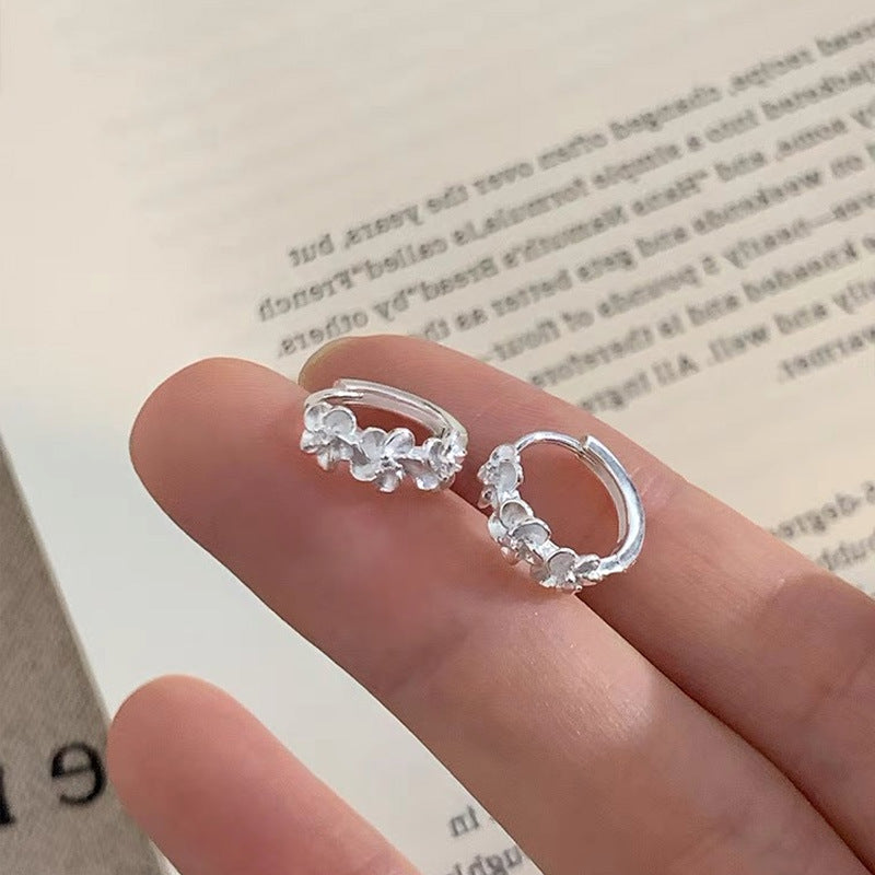 S925 sterling silver flower ear buckle - silvery