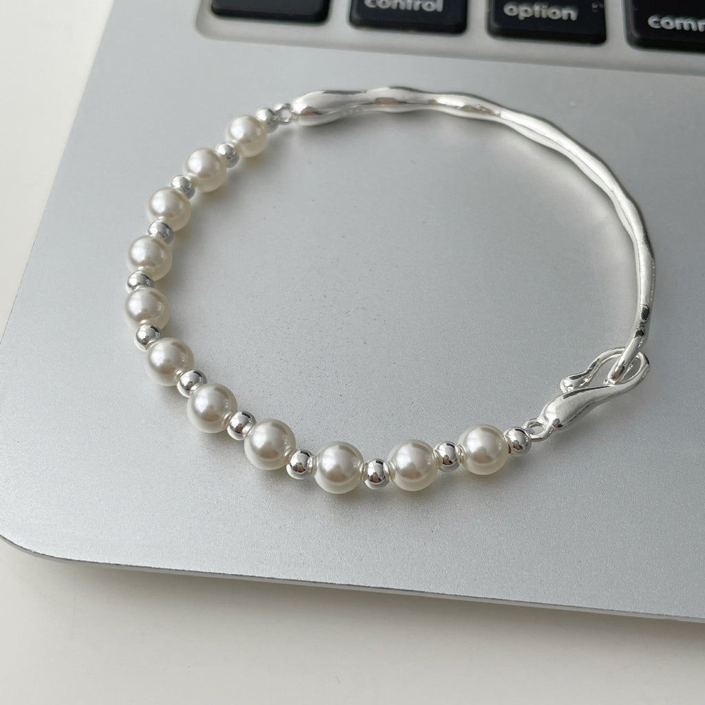 925 sterling silver asymmetrical pearl bracelet - silvery