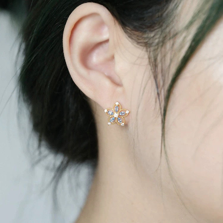 925 sterling silver flower shaped earrings - golden