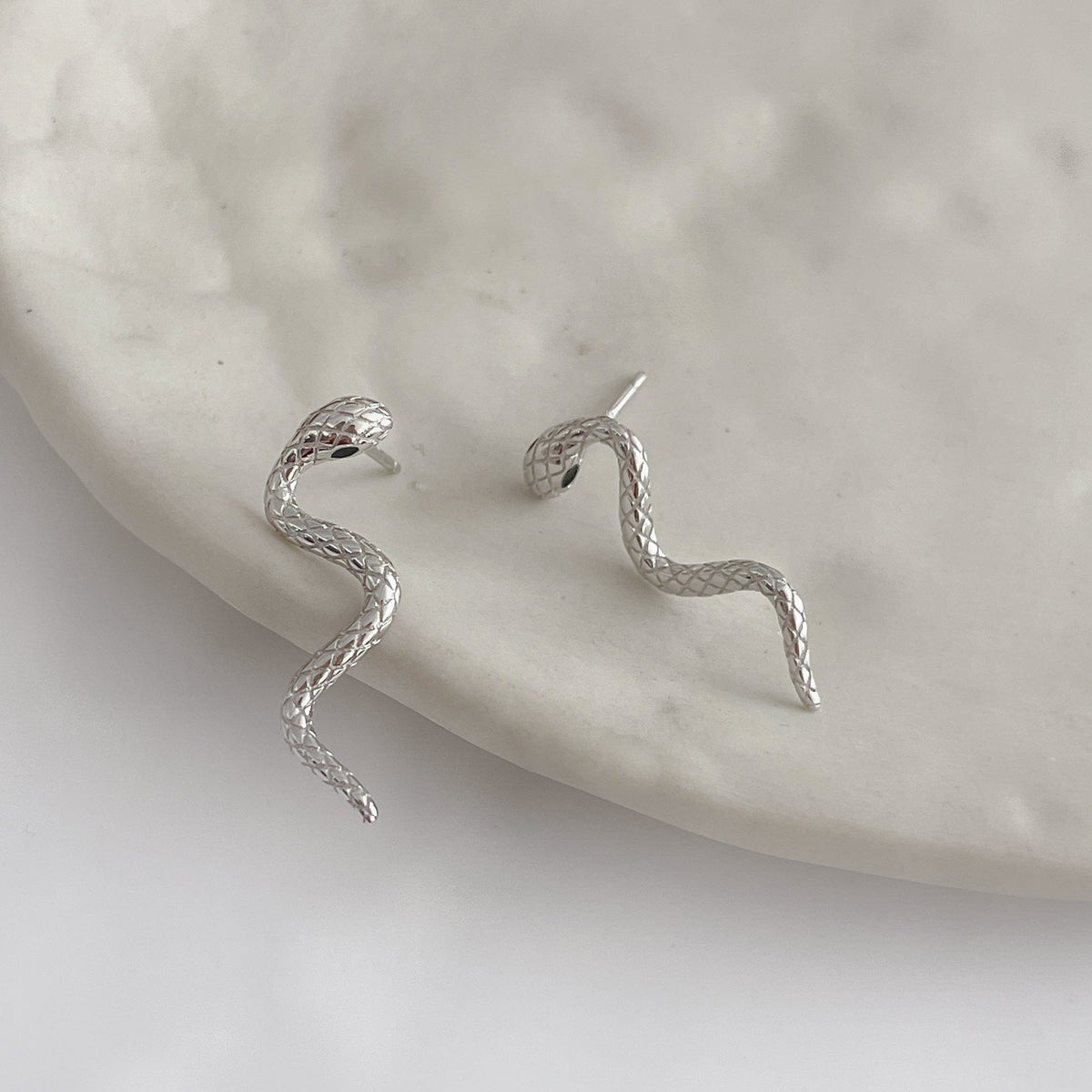 S925 sterling silver snake shaped earrings