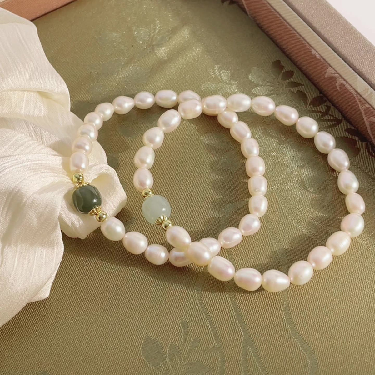 Freshwater Pearl Hotan Jade Bracelet