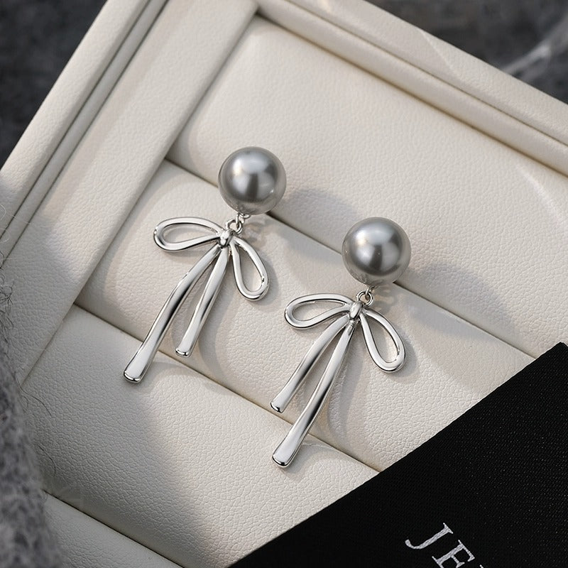 S925 sterling silver grey pearl earrings - silvery