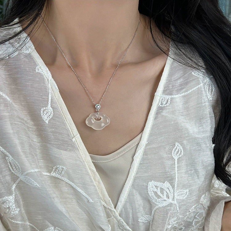 S925 pure silver natural chalcedony auspicious cloud lock necklace