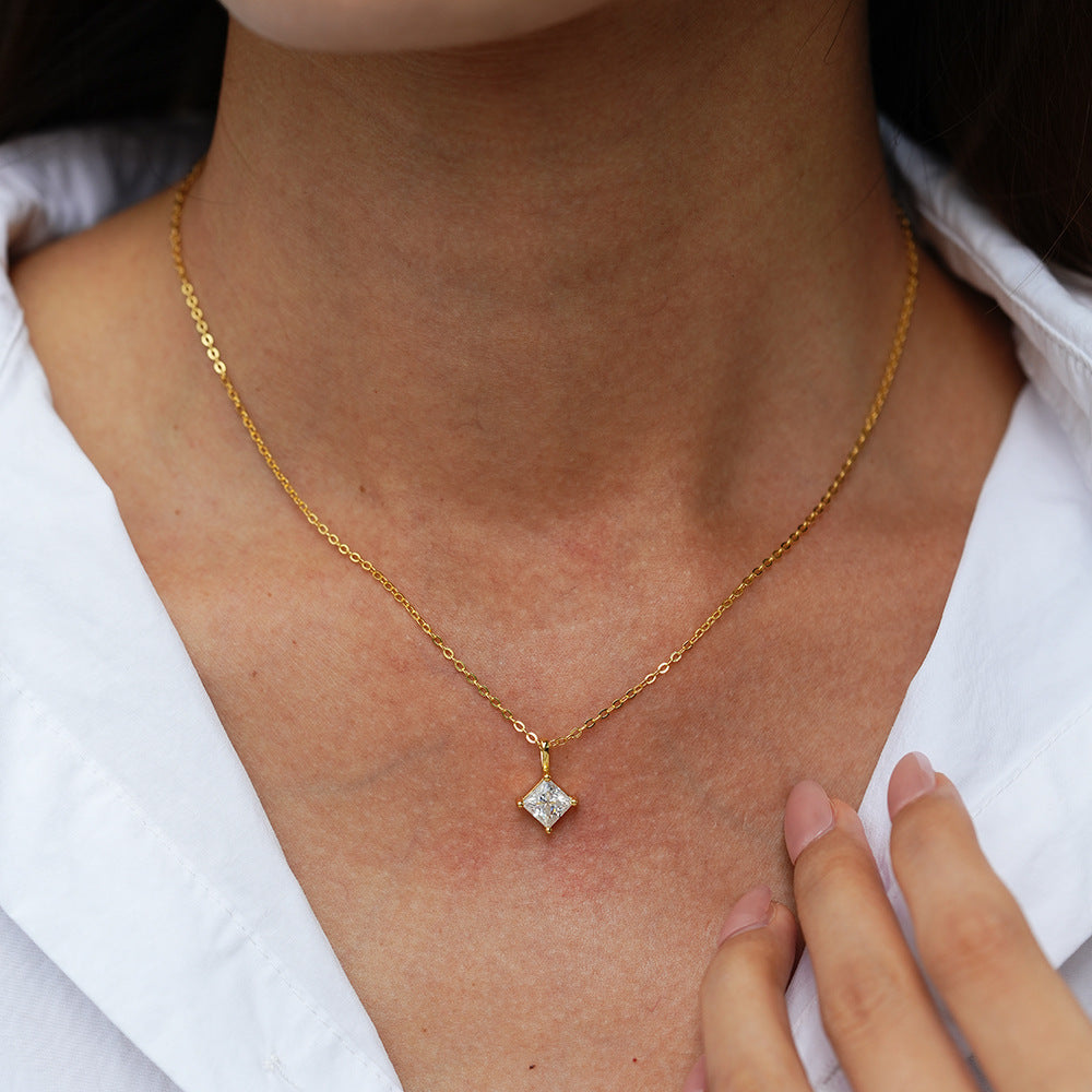 Princess Cut Moissanite Pendant Necklace – detail view 3