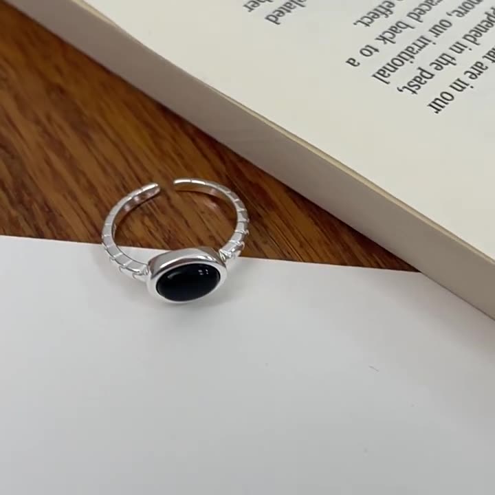 S925 pure silver oval black agate white chalcedony ring - silvery