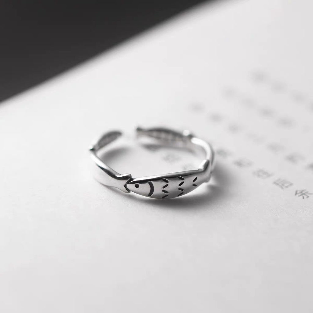 925 sterling silver small fish ring - silvery
