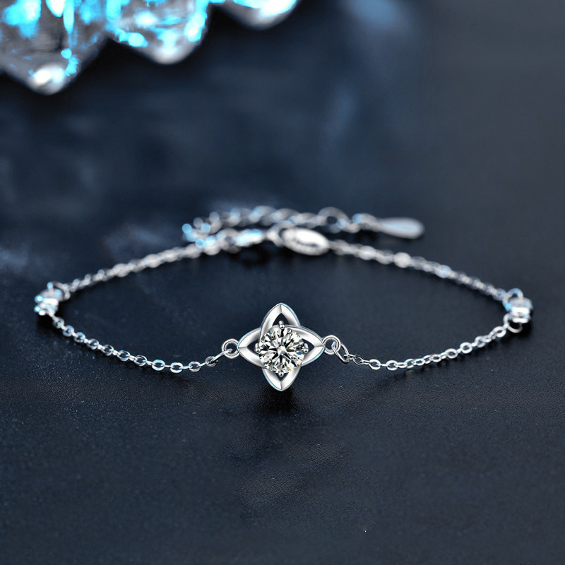 925 Sterling Silver Moissanite Four-Leaf Clover Bracelet