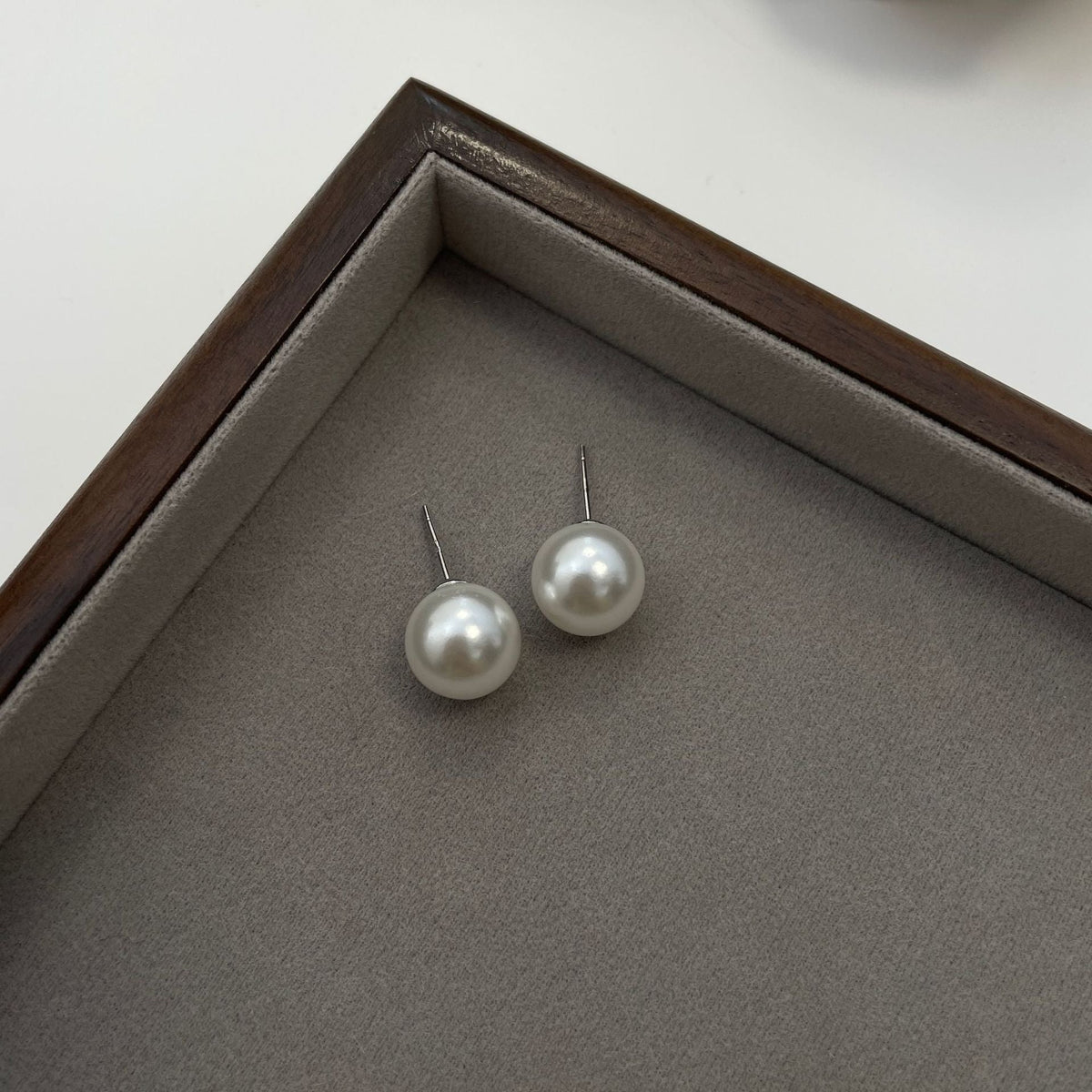 999 silver pearl earrings