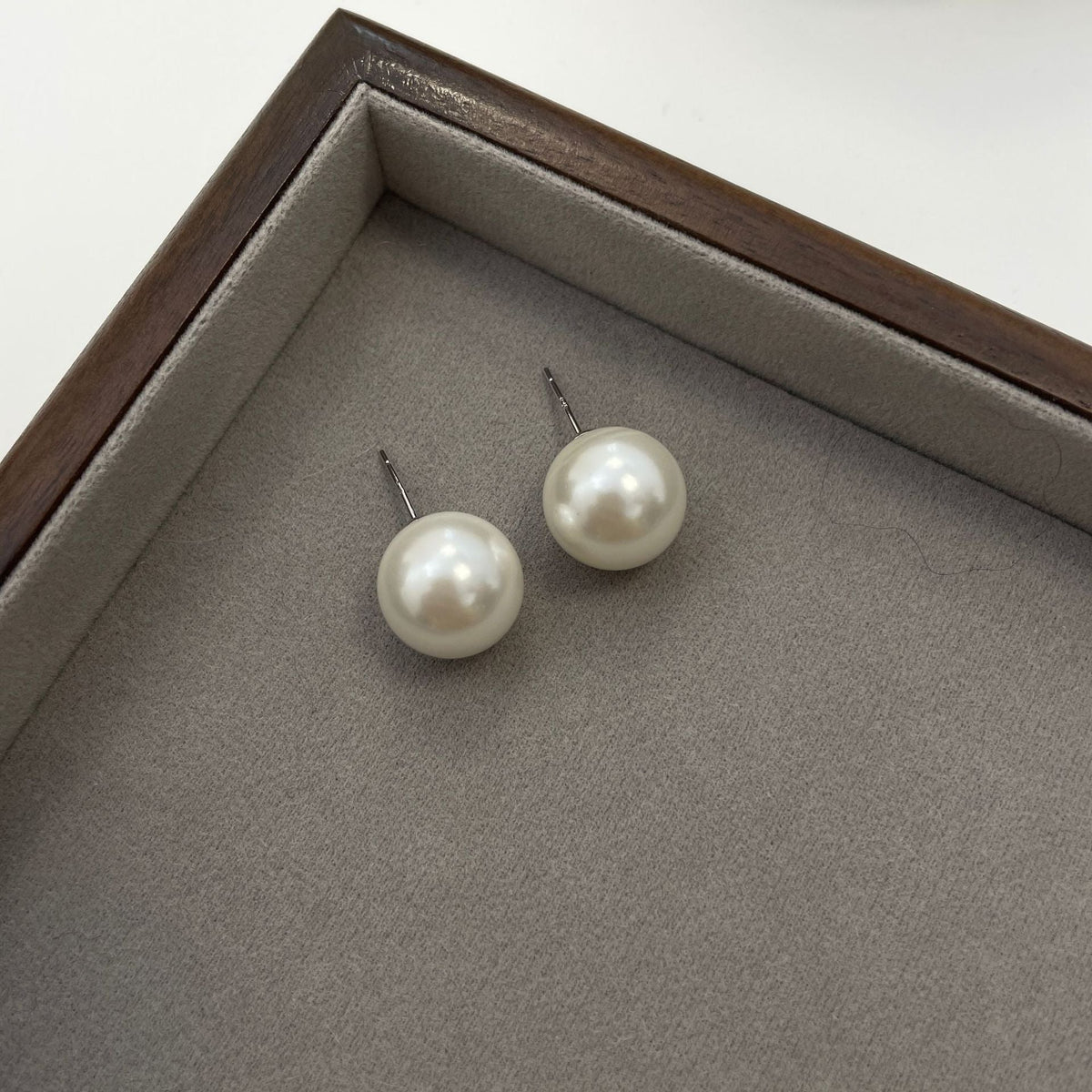 999 silver pearl earrings