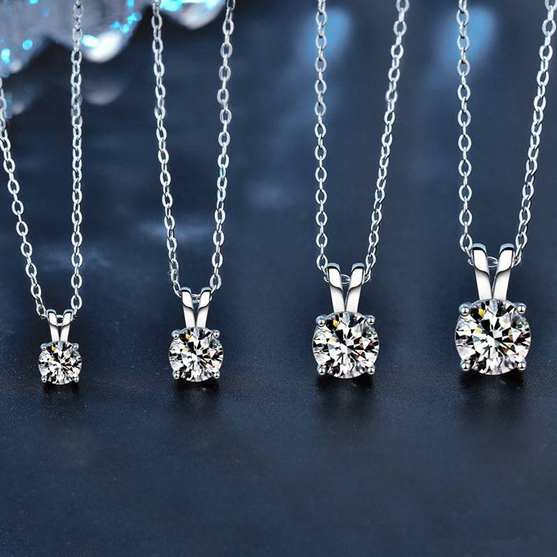 S925 Sterling Silver Moissanite Four-Claw Necklace