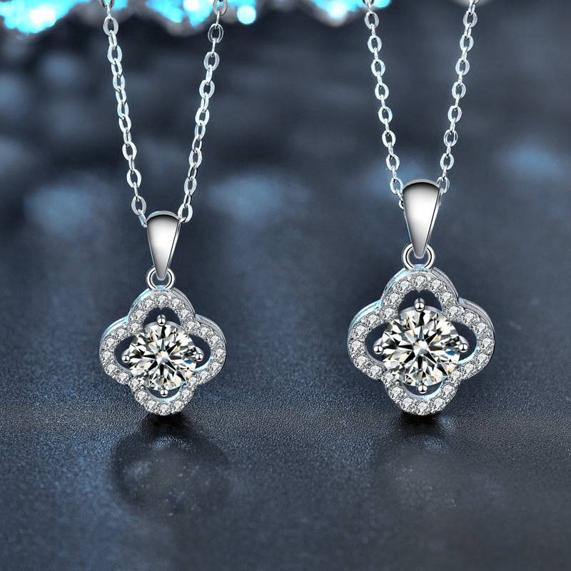 S925 Sterling Silver Clover Moissanite Necklace