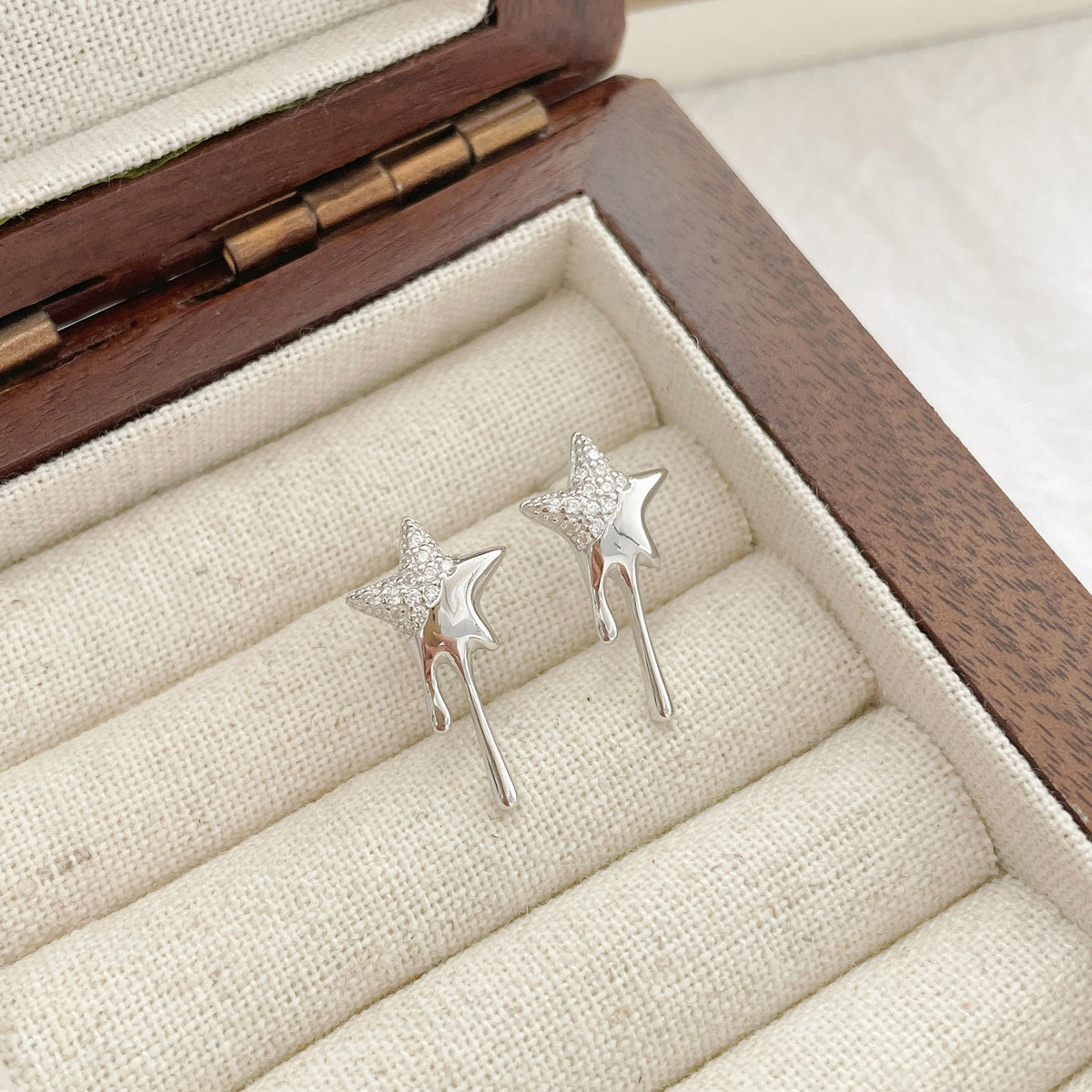 925 sterling silver star shaped earrings - silvery