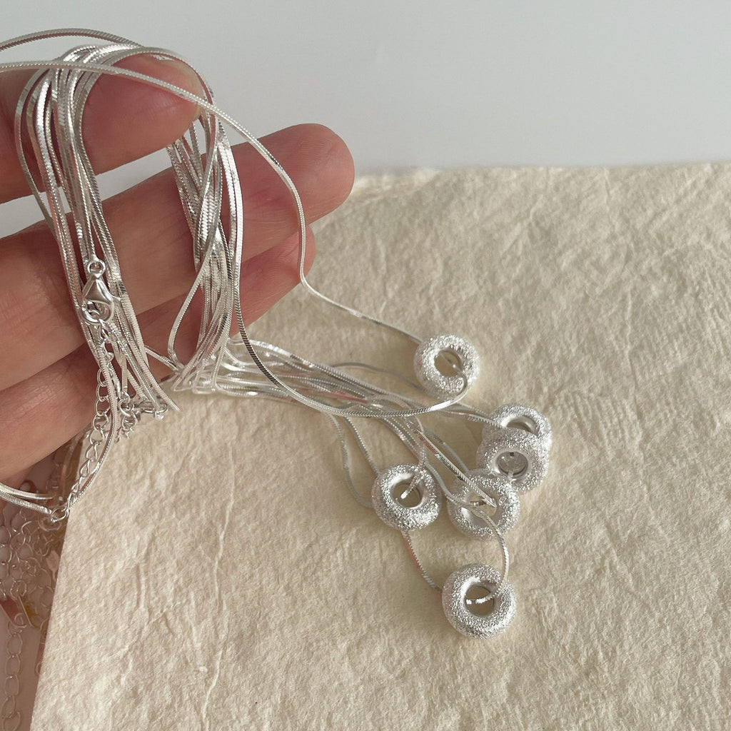 925 sterling silver circle pendant necklace - silvery