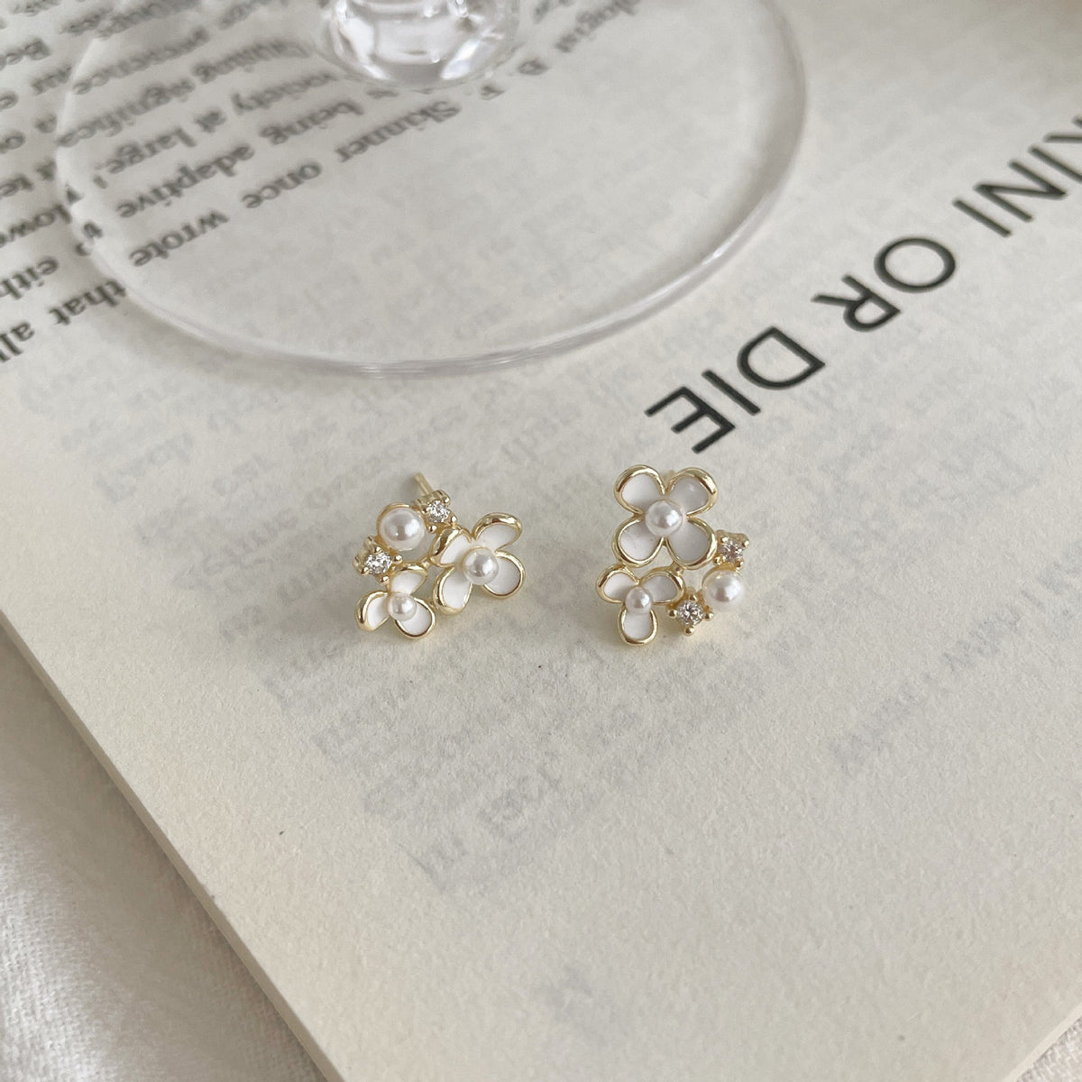 925 sterling silver flower shaped earrings - golden