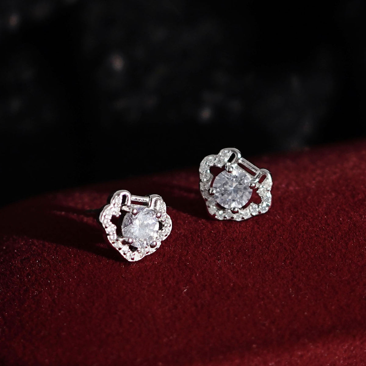 999 Silver Inlaid Sparkling Zirconia Earrings - Silvery
