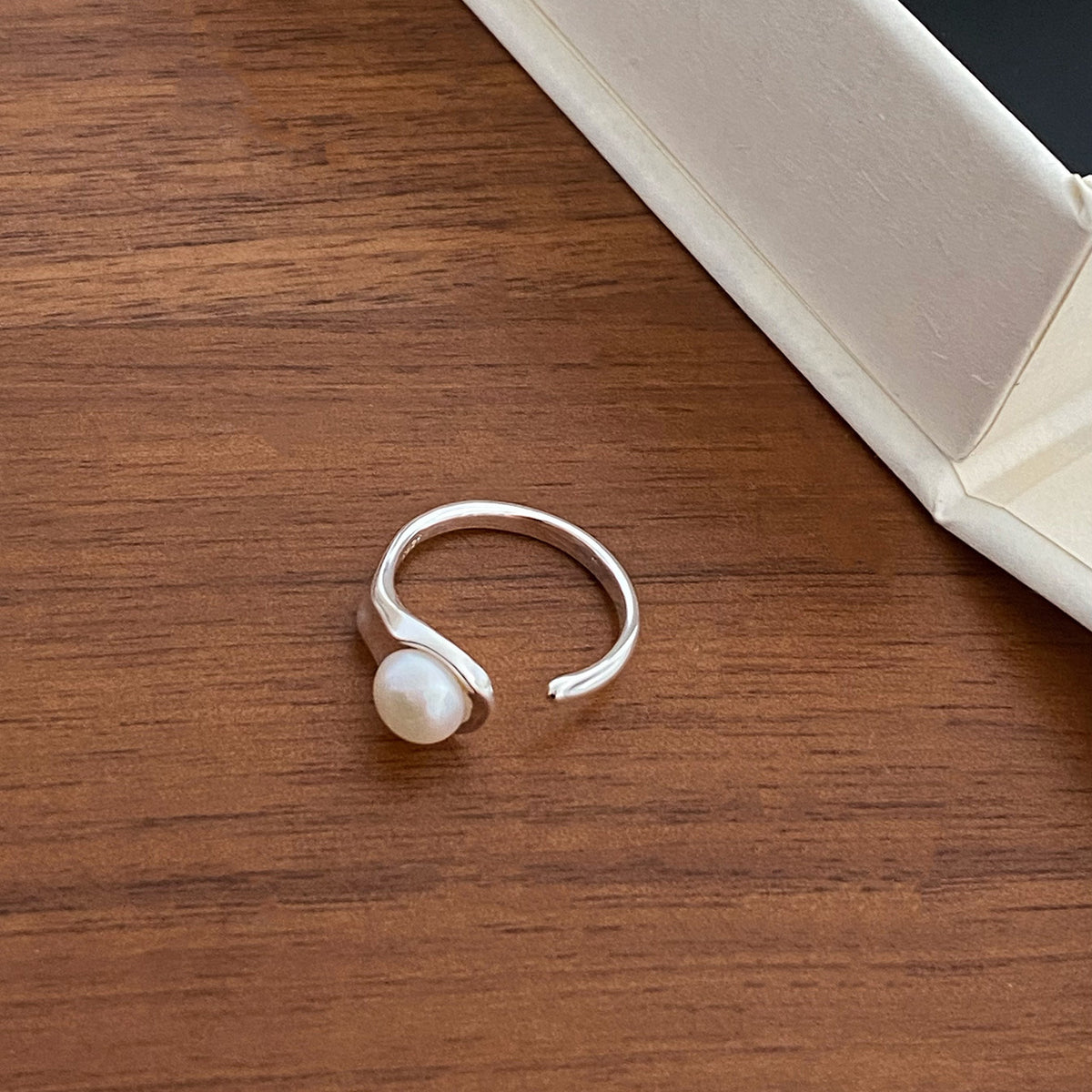 925 sterling silver freshwater pearl opening ring - silvery