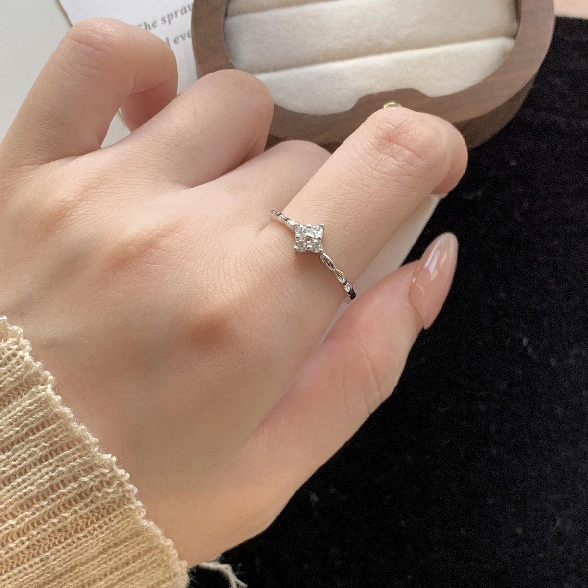 925 sterling silver sparkling zirconium ring - silvery