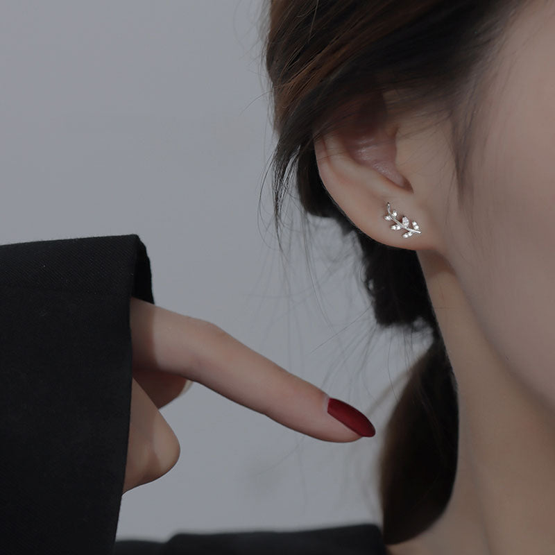S925 sterling silver leaf earrings - silvery