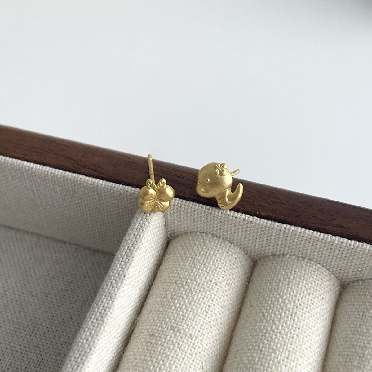 S925 sterling silver asymmetrical zodiac snake earrings