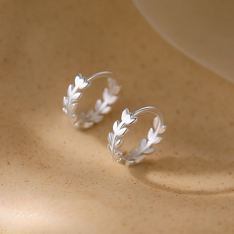 925 sterling silver leaf shaped ear buckle - silvery