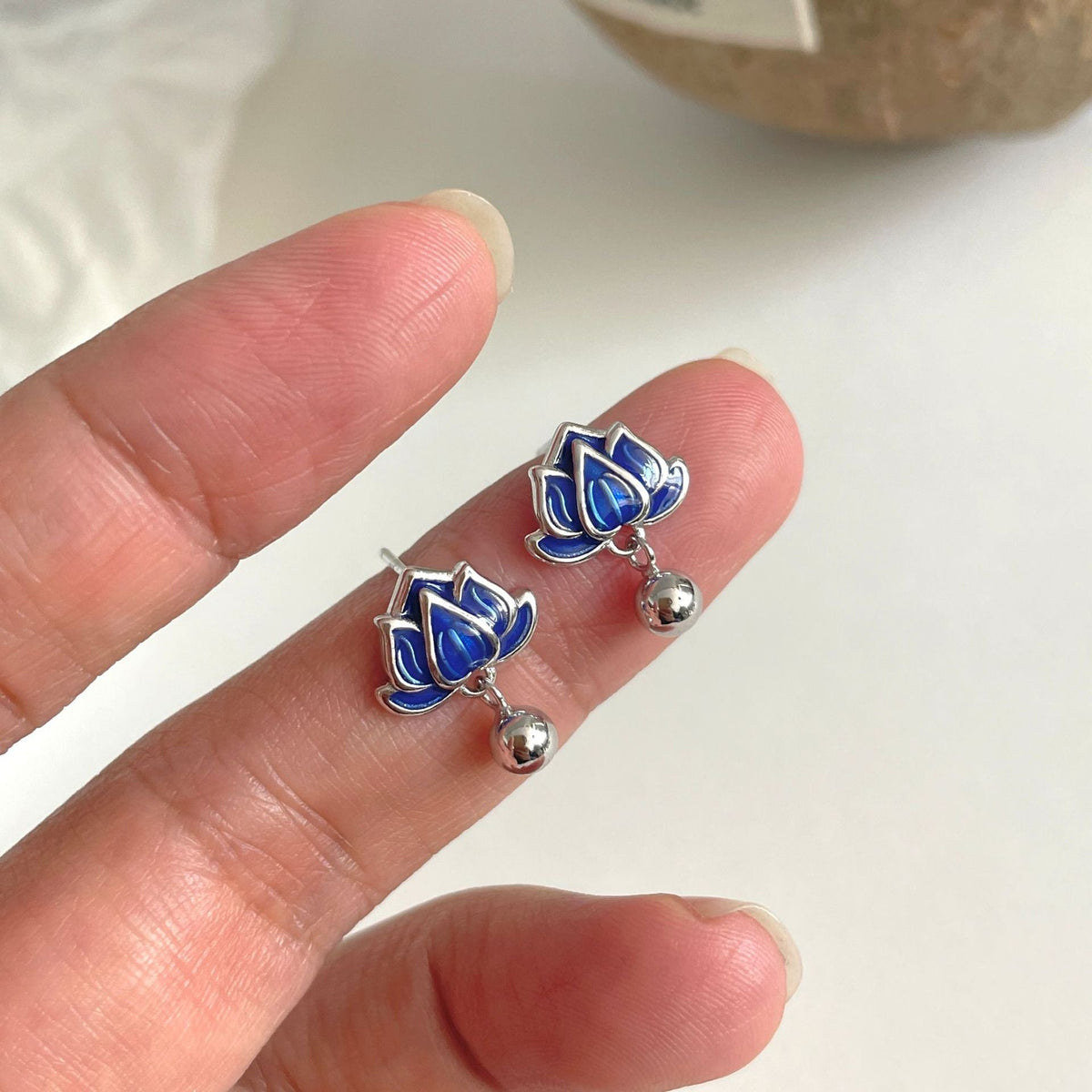 S925 sterling silver blue lotus earrings - silvery