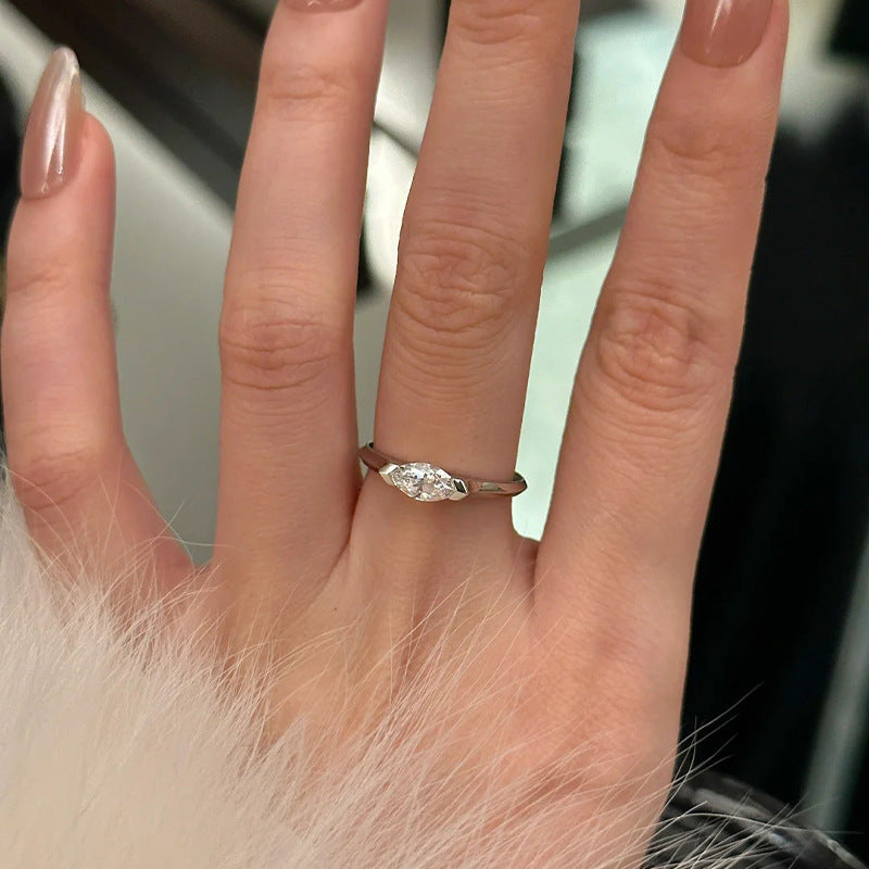 925 sterling silver sparkling zirconium ring