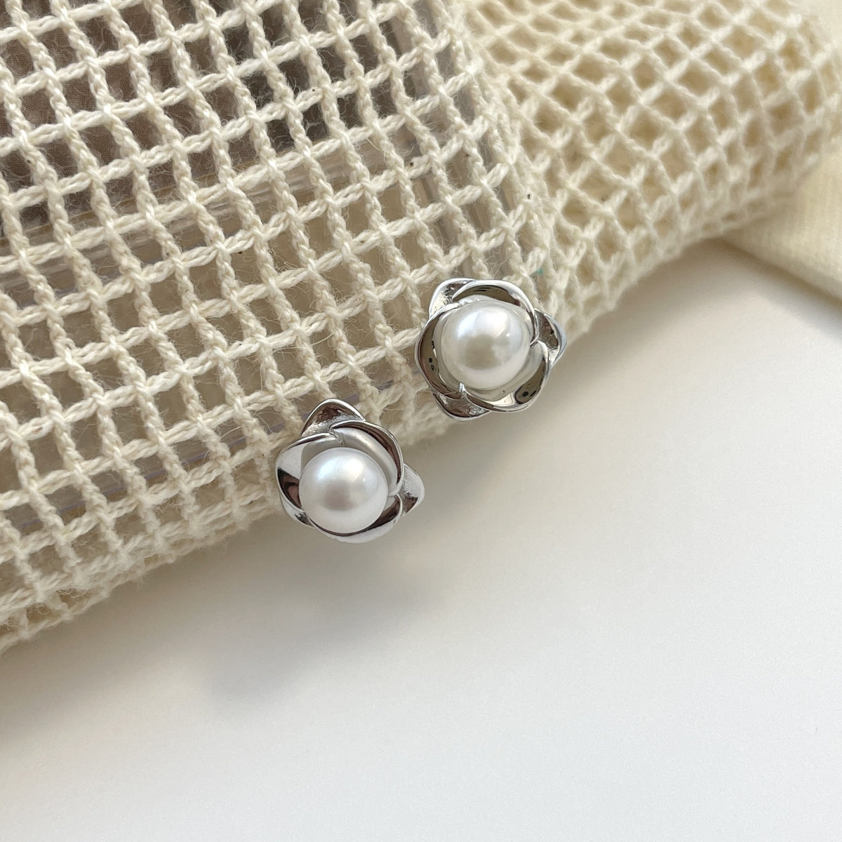 925 sterling silver freshwater pearl earrings - silvery