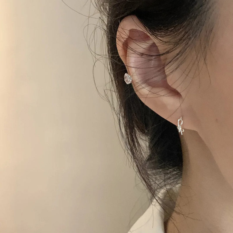 S925 sterling silver exquisite and compact bow ear buckle