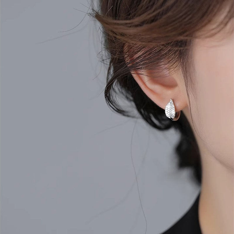 999 Silver Leaf Ear Buckle - Silvery