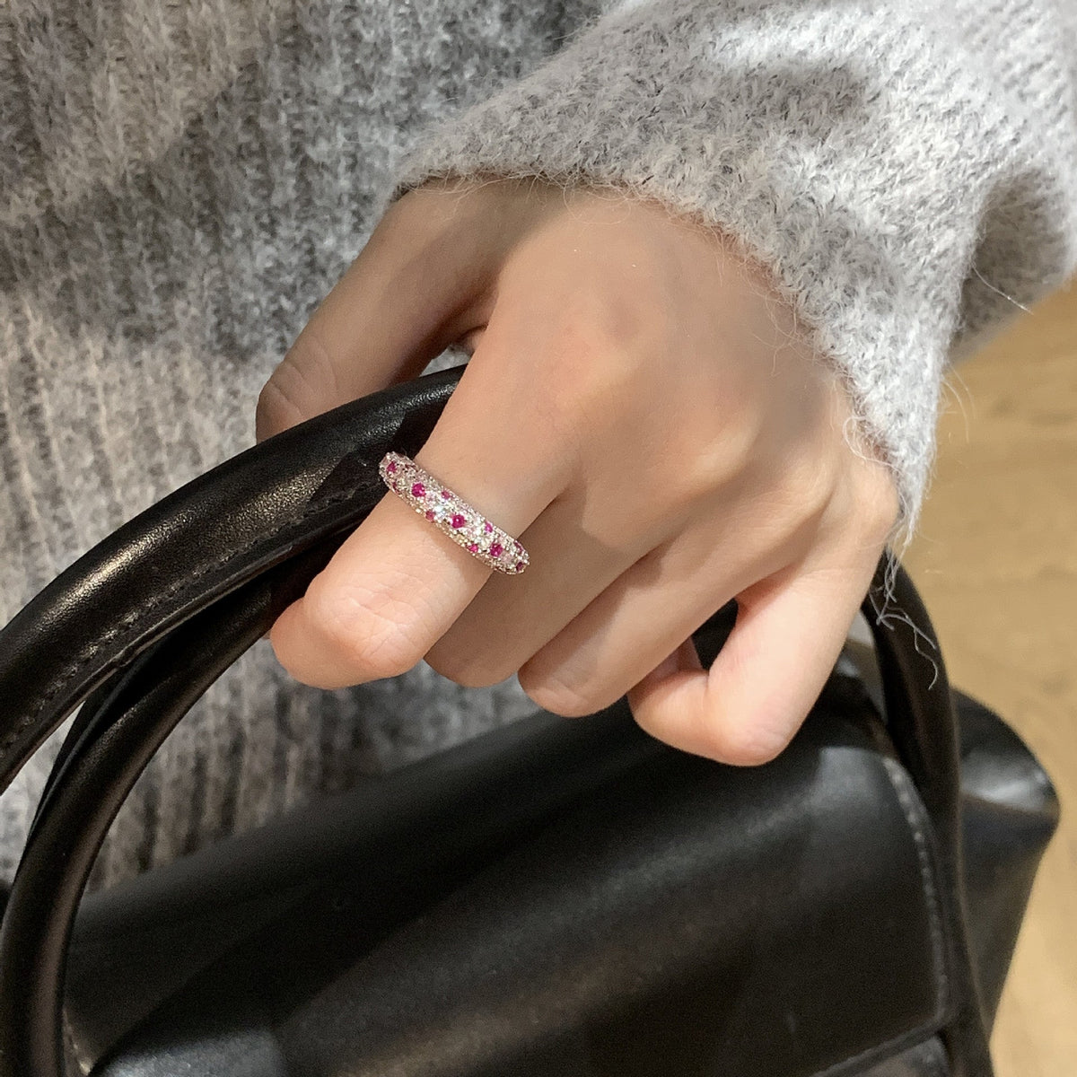 925 sterling silver ring set with sparkling zirconium