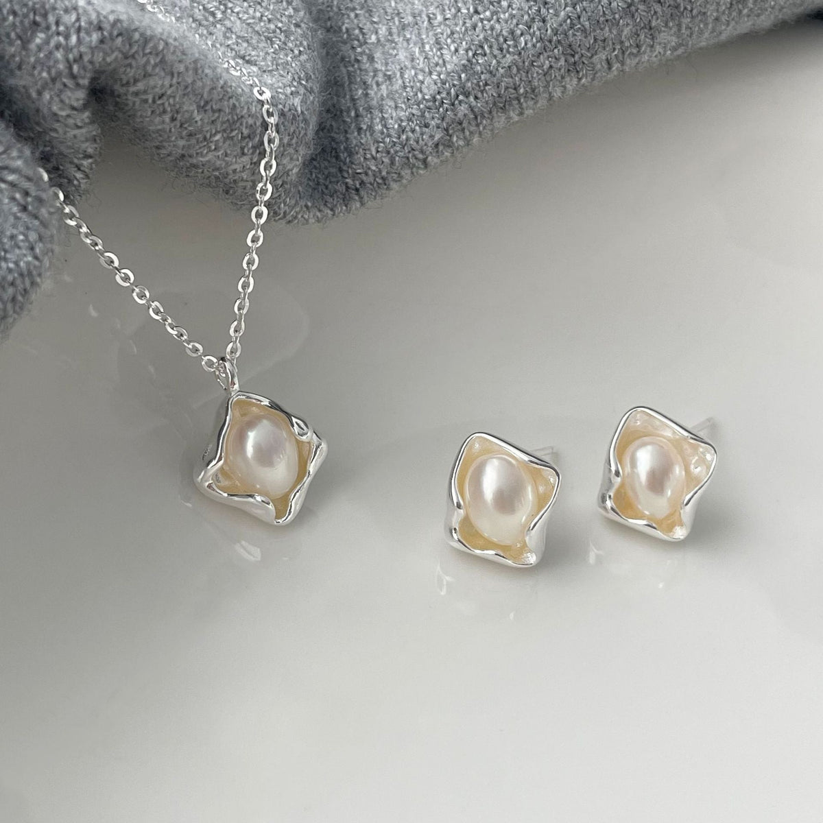 S925 pure silver freshwater pearl earrings