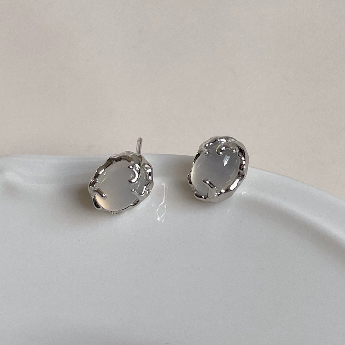 S925 sterling silver chalcedony earrings - silvery