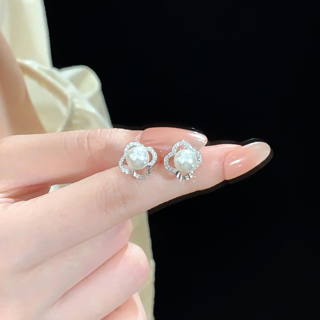 S925 pure silver clover imitation pearl earrings