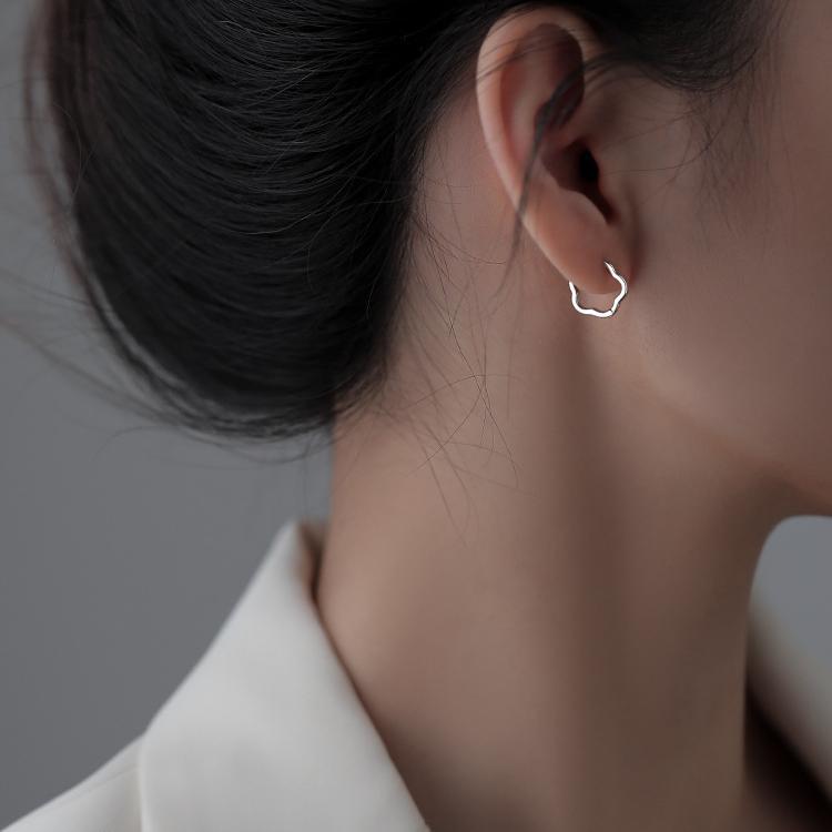 925 sterling silver flower shaped ear buckle - silvery