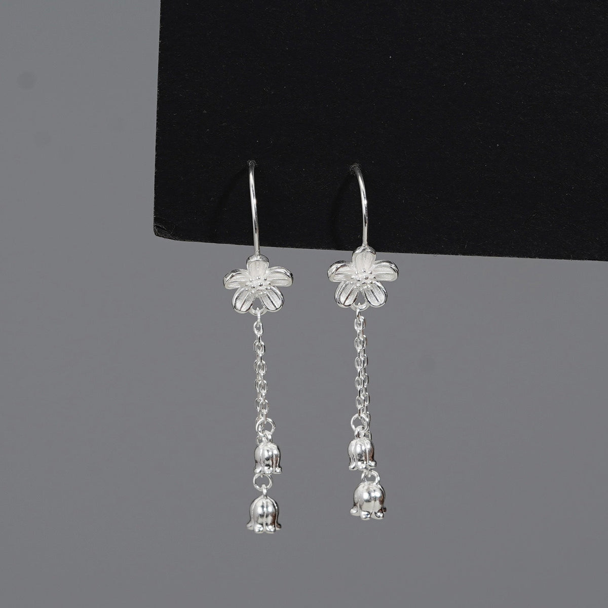 925 pure silver flower shaped long earrings - silvery