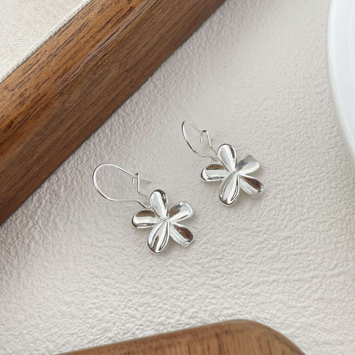 S925 Silver Petal Pendant Earrings - Silvery