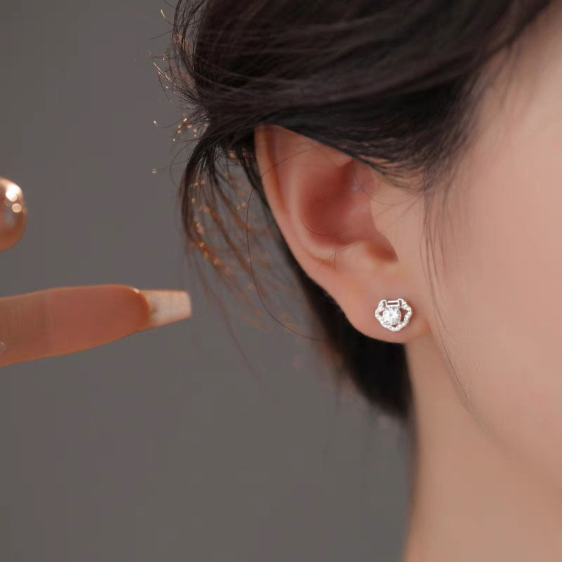 999 Silver Inlaid Sparkling Zirconia Earrings - Silvery