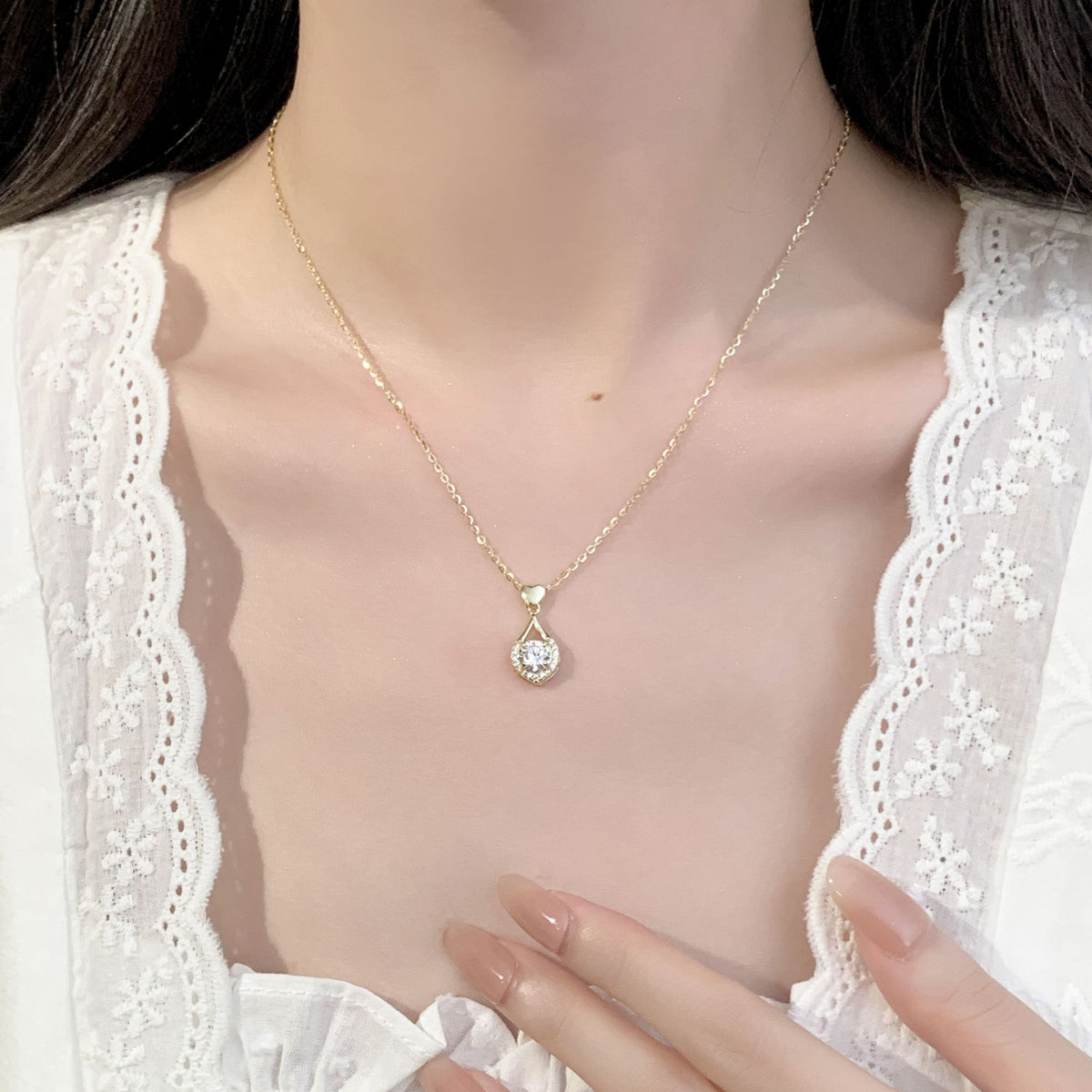 925 sterling silver droplet shaped pendant necklace