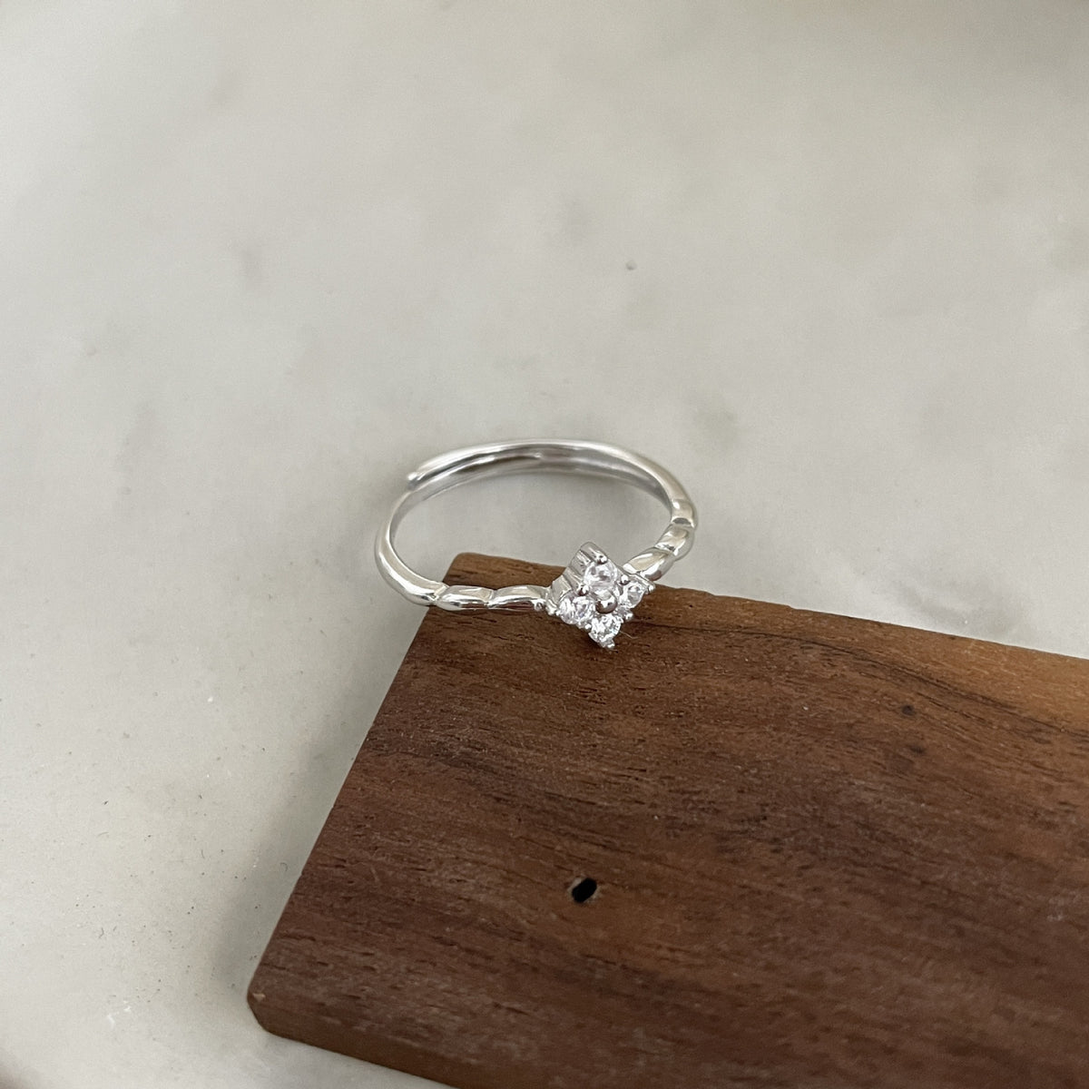 925 sterling silver sparkling zirconium ring - silvery