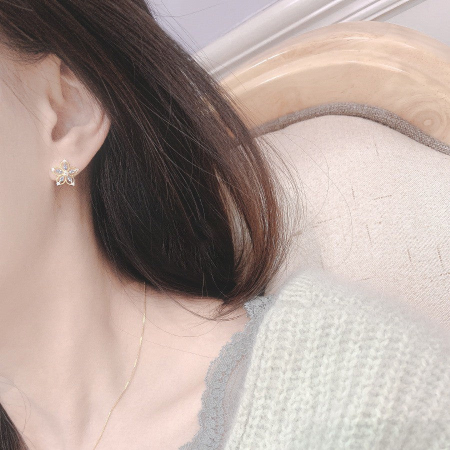 925 sterling silver flower shaped earrings - golden