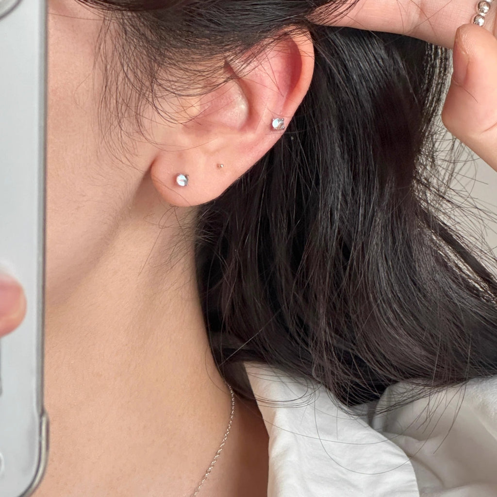 S925 silver small and exquisite imitation moonstone earring