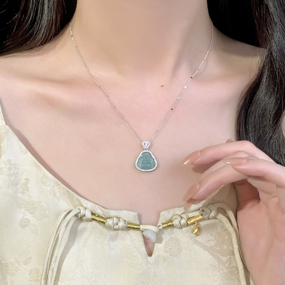 S925 pure silver jadeite Buddha pendant necklace- silvery