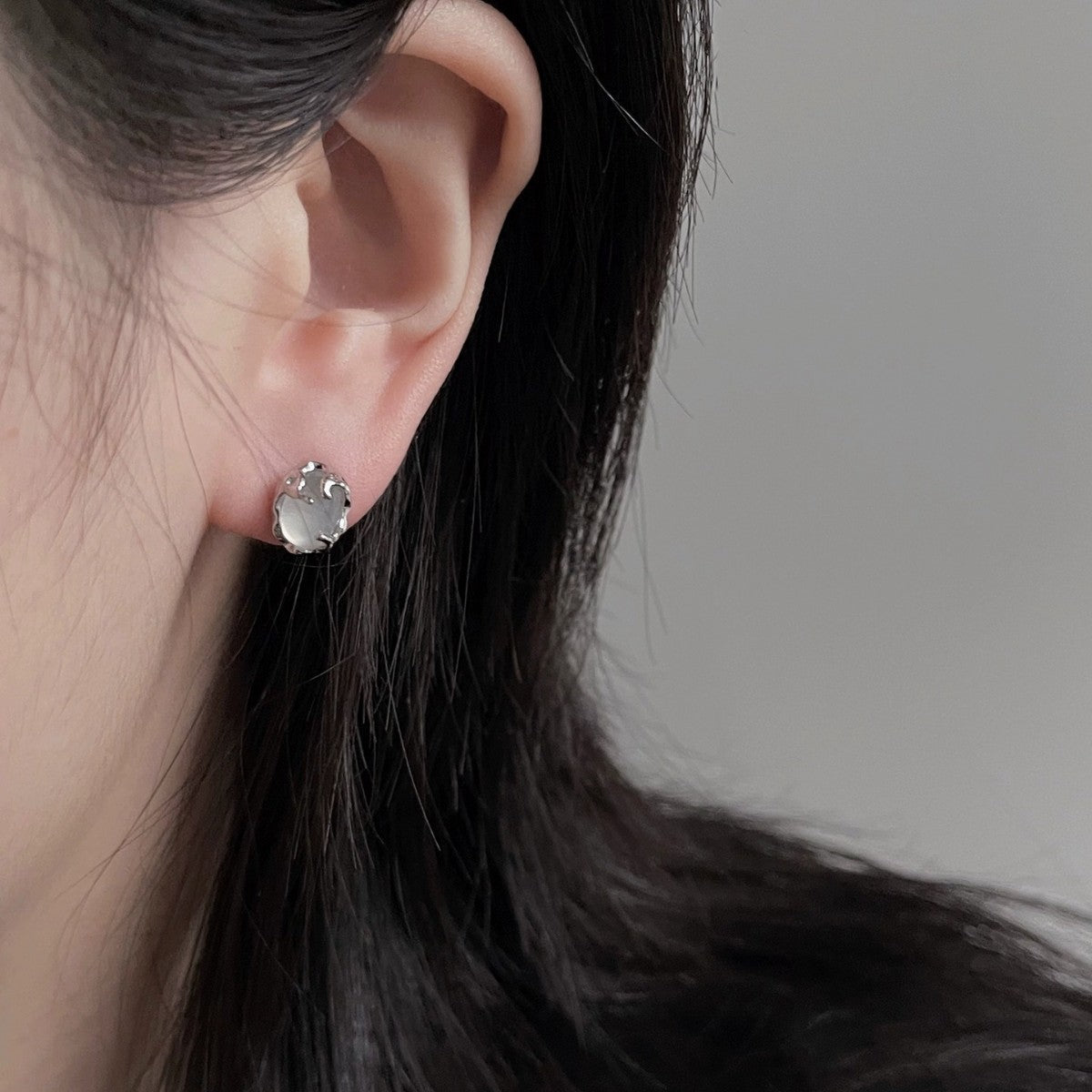 S925 sterling silver chalcedony earrings - silvery
