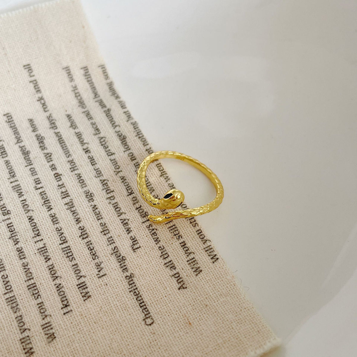 S925 sterling silver snake shaped ring