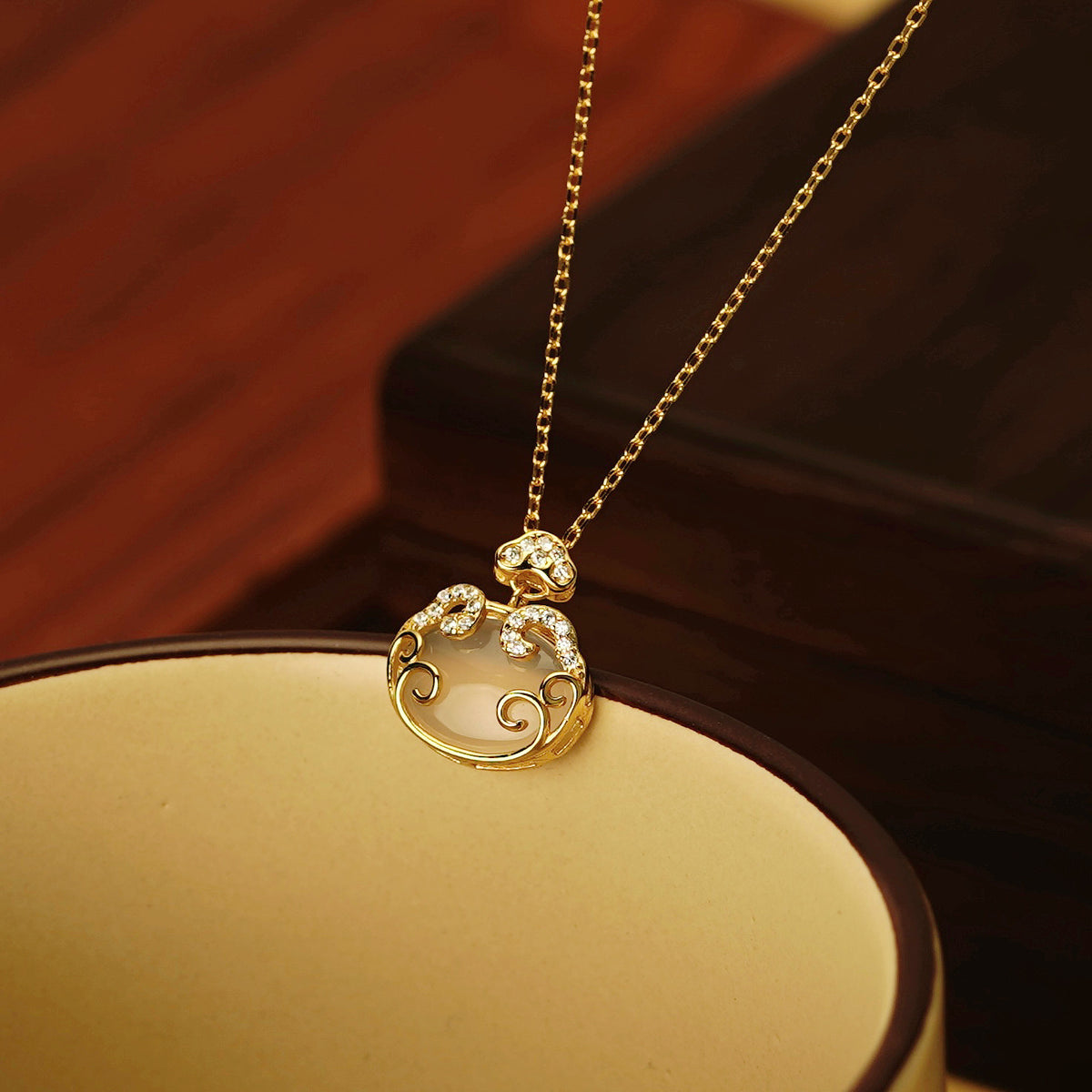 925 sterling silver chalcedony pendant necklace - golden