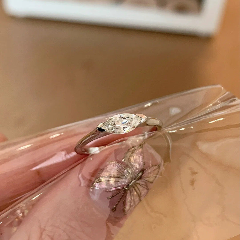 925 sterling silver sparkling zirconium ring