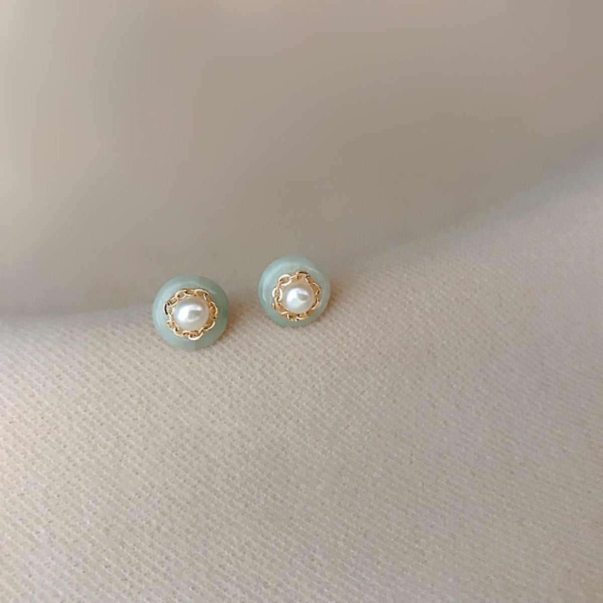 S925 sterling silver jadeite pearl earrings - golden