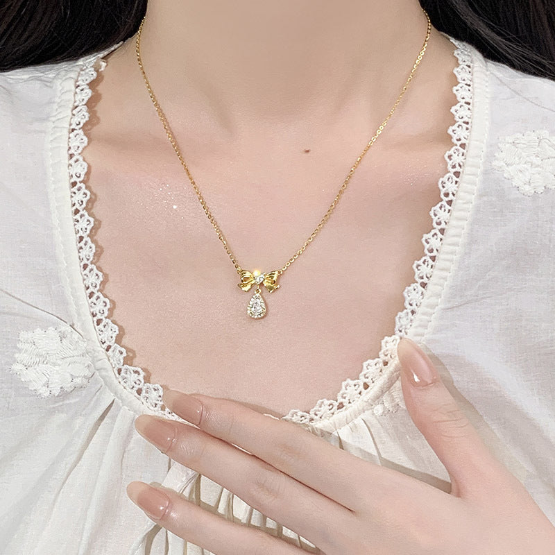 S925 sterling silver droplet shaped pendant necklace