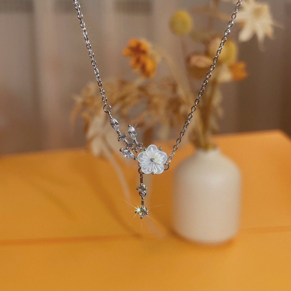 925 pure silver white Fritillaria flower pendant necklace